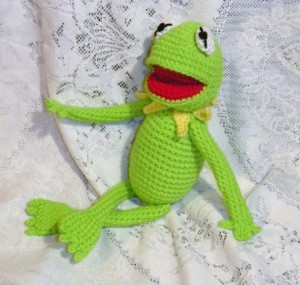 PDF Kermit the frog - 14 inches / 35 cm amigurumi doll crochet pattern