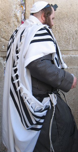 Description Jewish Orthodox dress code8.jpg