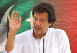Pakistan politician Imran Khan calls on president to resign