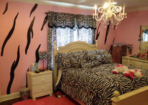 four-houses-cake-boss-madeline-daughters-bedroom