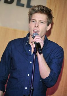 Hunter Parrish from the TV Show 