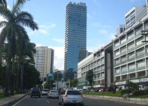 Um giro pela Tancredo Neves e o consolidado centro financeiro de ...