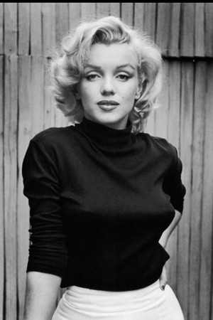 Marylin Monroe, playin' it cool.Casual Attire, Marilyn Monroe Quotes ...