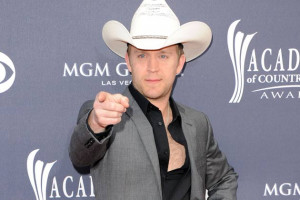 Justin Moore Opens Up About Daughter’s Scary Accident