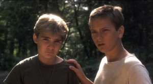 Still of River Phoenix and Corey Feldman in Stand by Me (1986)