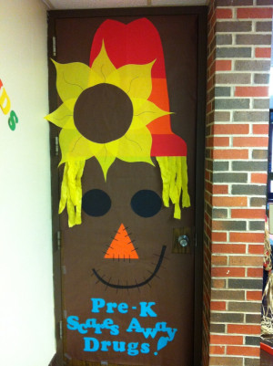 Red ribbon week door contest (fall)