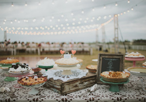Outdoor Wedding Cake Table