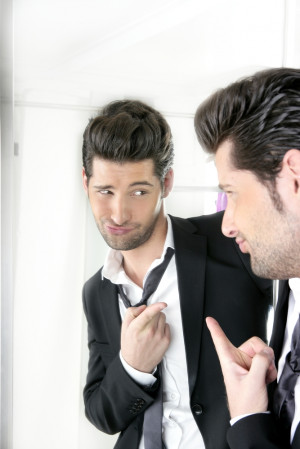Study on Narcissism Finds Out Who’s More Full of It