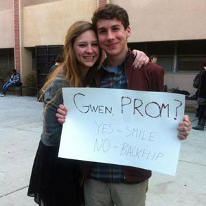 The 10 Funniest Prom Proposal Pics
