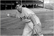 Phil Rizzuto, Yankees Shortstop, Dies at 89