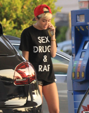 MILEY-CYRUS-DRUGS-facebook.jpg