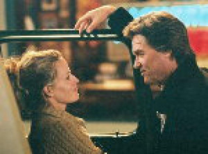 Elisabeth Shue and Kurt Russell in 