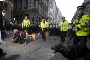 Riots in London (29 photos) - Picture #17