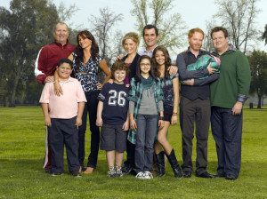 Modern_Family_ABC_Maui_cast_shooting_season_finale