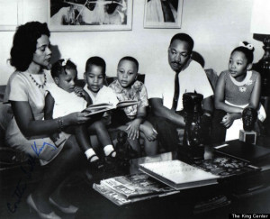Martin Luther King, Jr. reads with his family, including daughter ...
