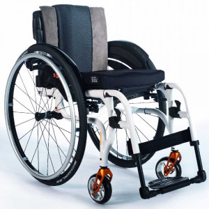 CARROZZINA SUPERLEGGERA QUICKIE XENON SA