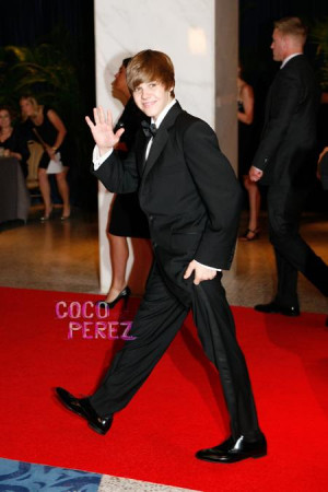 justin-bieber-in-his-first-tux-at-white-house-correspondents-dinner ...