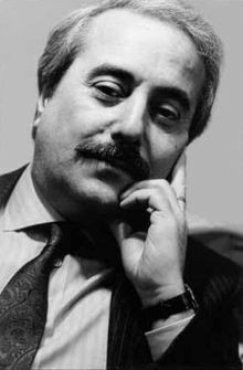 Giovanni Falcone, Gold medal for civil value, killed by 35,000 ounces ...