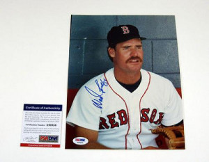 Wade Boggs Signed Picture 8 x 10 Red Sox PSA DNA DA010349