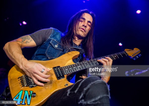 News Photo Nuno Bettencourt Of Extreme Performs At Fire