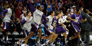 controversial-4-point-play-helped-stephen-f-austin-become-tournaments ...
