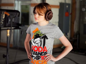 Emma Stone disfrazada de Princesa Leia para luchar contra el cáncer