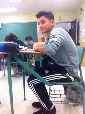 ALEX FROM TARGET HOW ABOUT ZAYN LOOK-A-LIKE FROM MATH CLASS http://t ...