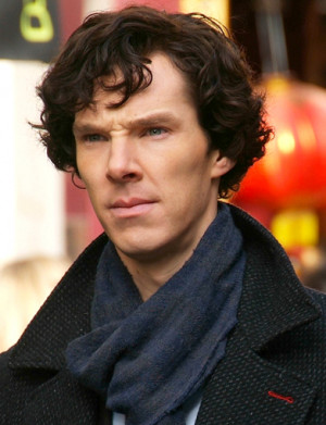 Description Benedict Cumberbatch filming Sherlock cropped.jpg
