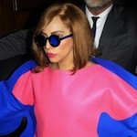 We kijken niet gek op als Lady Gaga weer eens met een bijzondere ...