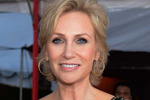 Jane Lynch To Make Broadway Debut As Miss Hannigan In Annie Revival