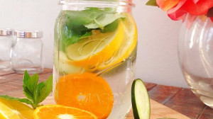 detox life - fruit water