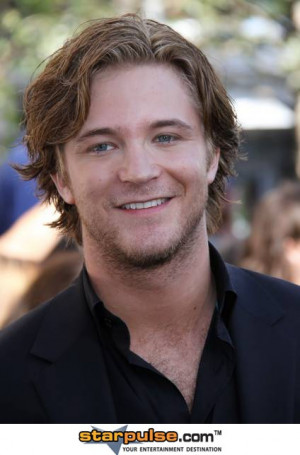 Michael Welch Pictures & Photos