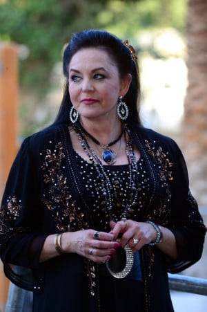 Crystal Gayle Country Singer