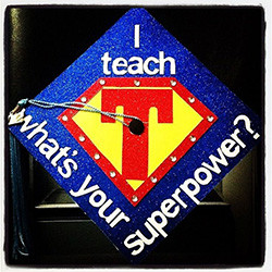 10 Cleverly Decorated Graduation Caps
