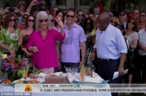 Paula Deen shocked on Friday morning after a rather bizarre appearance ...