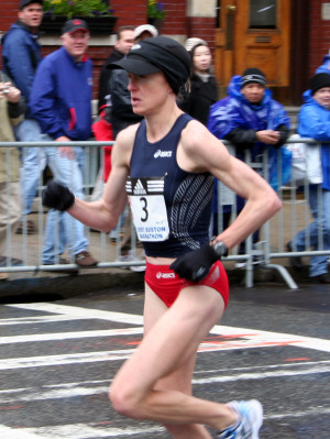 Deena Kastor announced today that she's three months pregnant and won ...