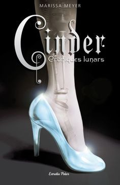 Cinder (Catalan Edition) by Marissa Meyer - oh, i like this cover so ...