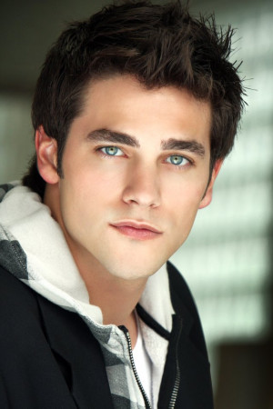 Pictures & Photos of Brant Daugherty - IMDb