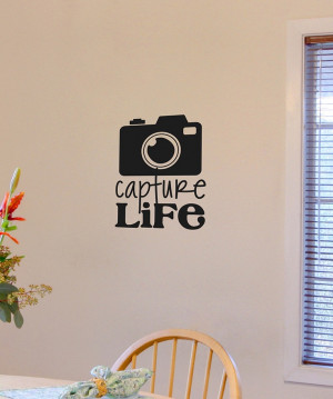 Black 'Capture Life' Wall Quote