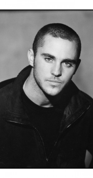 MV5BMTc1MjMwNjk0OF5BMl5BanBnXkFyZXN1bWU@._V1_SY1200_CR165,0,630,1200 ...