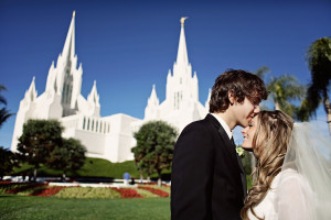 AK-couple-with-San-Diego-temple