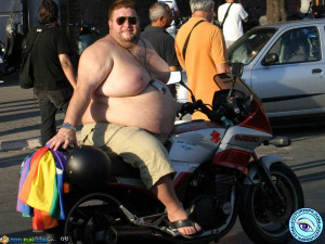 Funny Fat Man Riding A Bike: This is one of the awkward picture that I ...