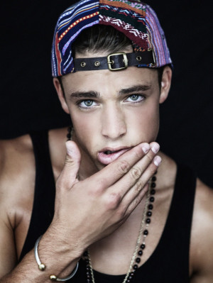 Si quieres ver los demás chicos de hoy, visita mi tumblr Don't tell ...