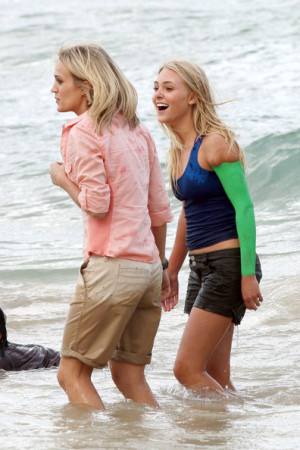 ... photo carrie underwood annasophia robb carrie underwood and annasophia