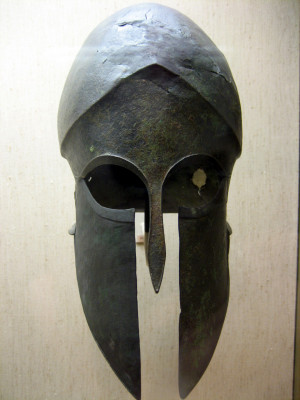 Description Ancient Greek helmet.jpg