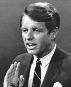 Le parole di Robert Kennedy all'università del Kansas. Un discorso di ...