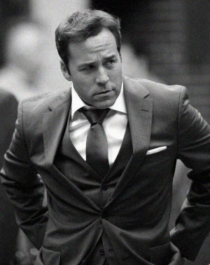 Jeremy Piven..you will always be Ari Gold to me (pre-season 8)