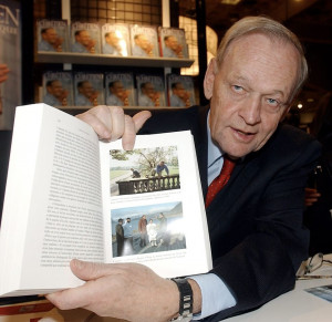 JMTL Jean Chr tien lors d 39 un Salon du livre en 2007 la suite de