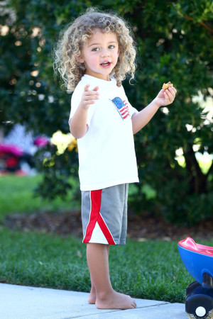 EXCLUSIVE* Kendra Wilkinson loves her Curly Locks!