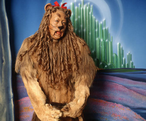 Bert Lahr wore this Cowardly Lion costume in 